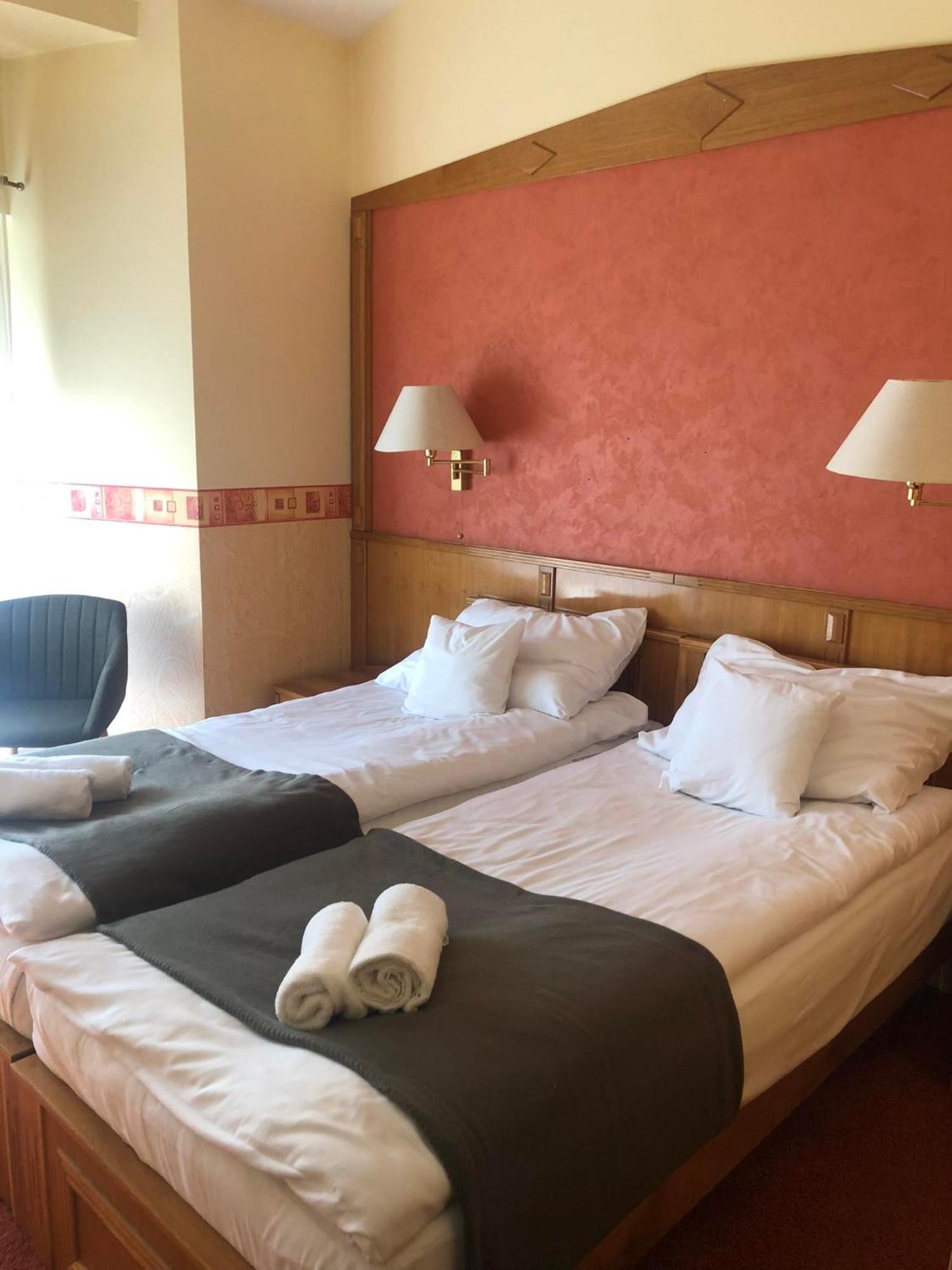 Kenguru Panzio Hotel Hódmezővásárhely Eksteriør billede