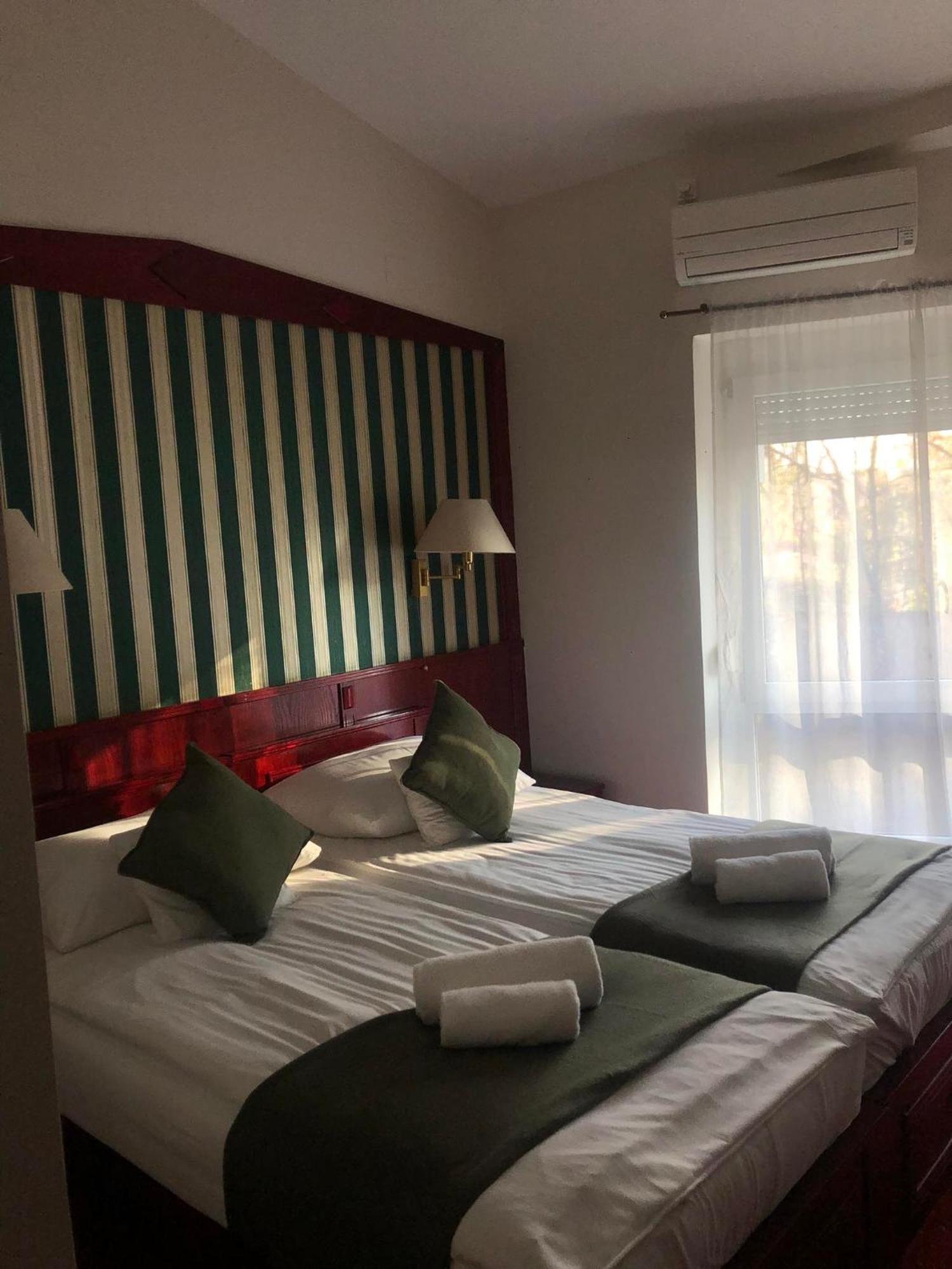 Kenguru Panzio Hotel Hódmezővásárhely Eksteriør billede