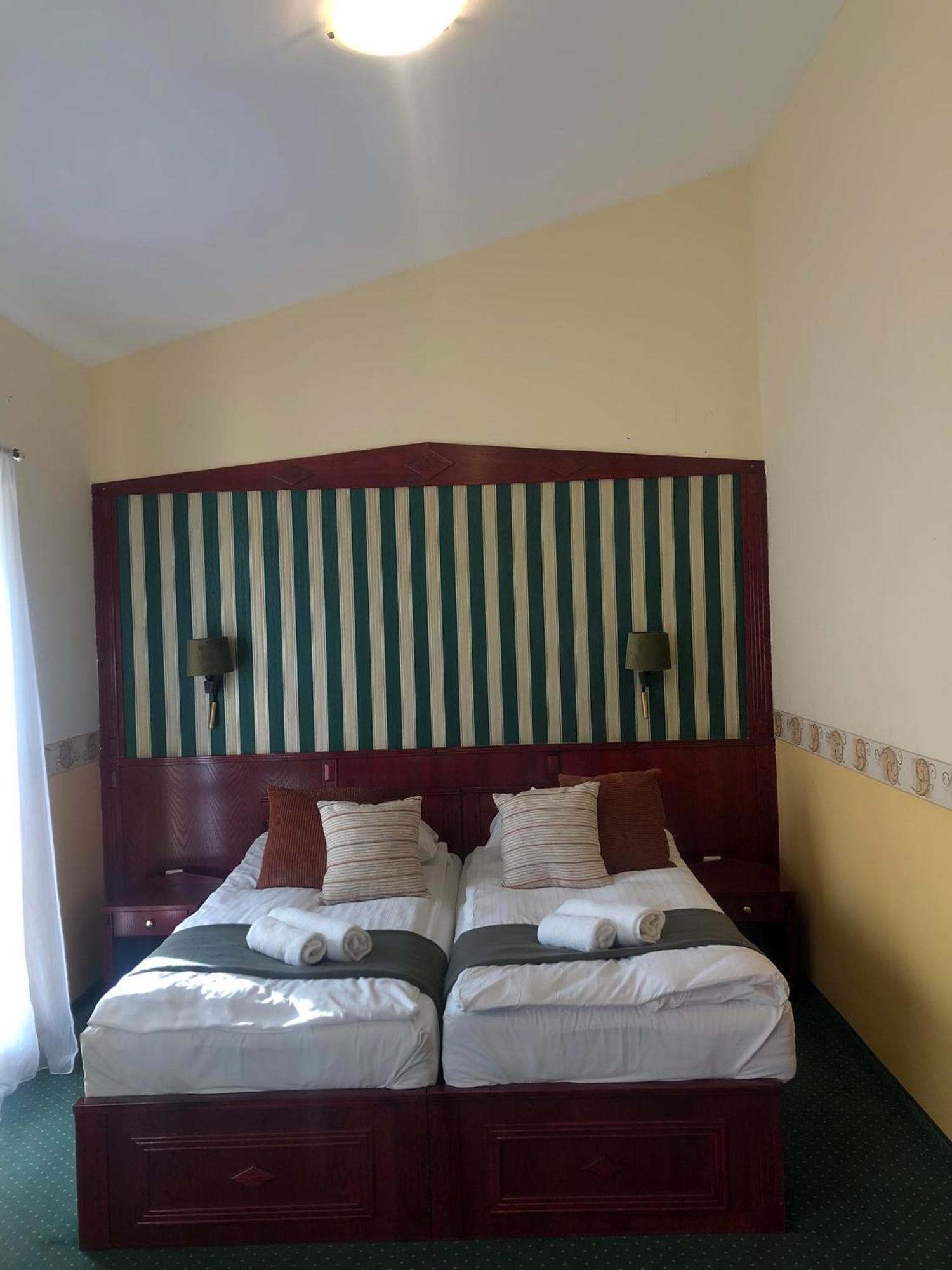 Kenguru Panzio Hotel Hódmezővásárhely Eksteriør billede