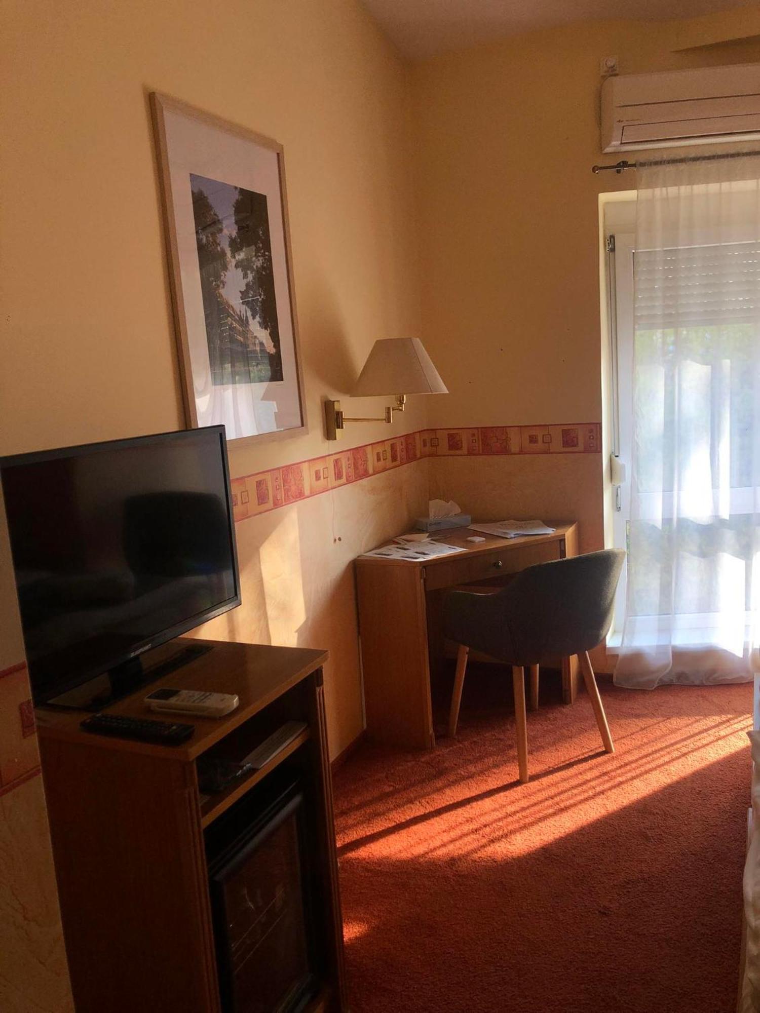 Kenguru Panzio Hotel Hódmezővásárhely Eksteriør billede